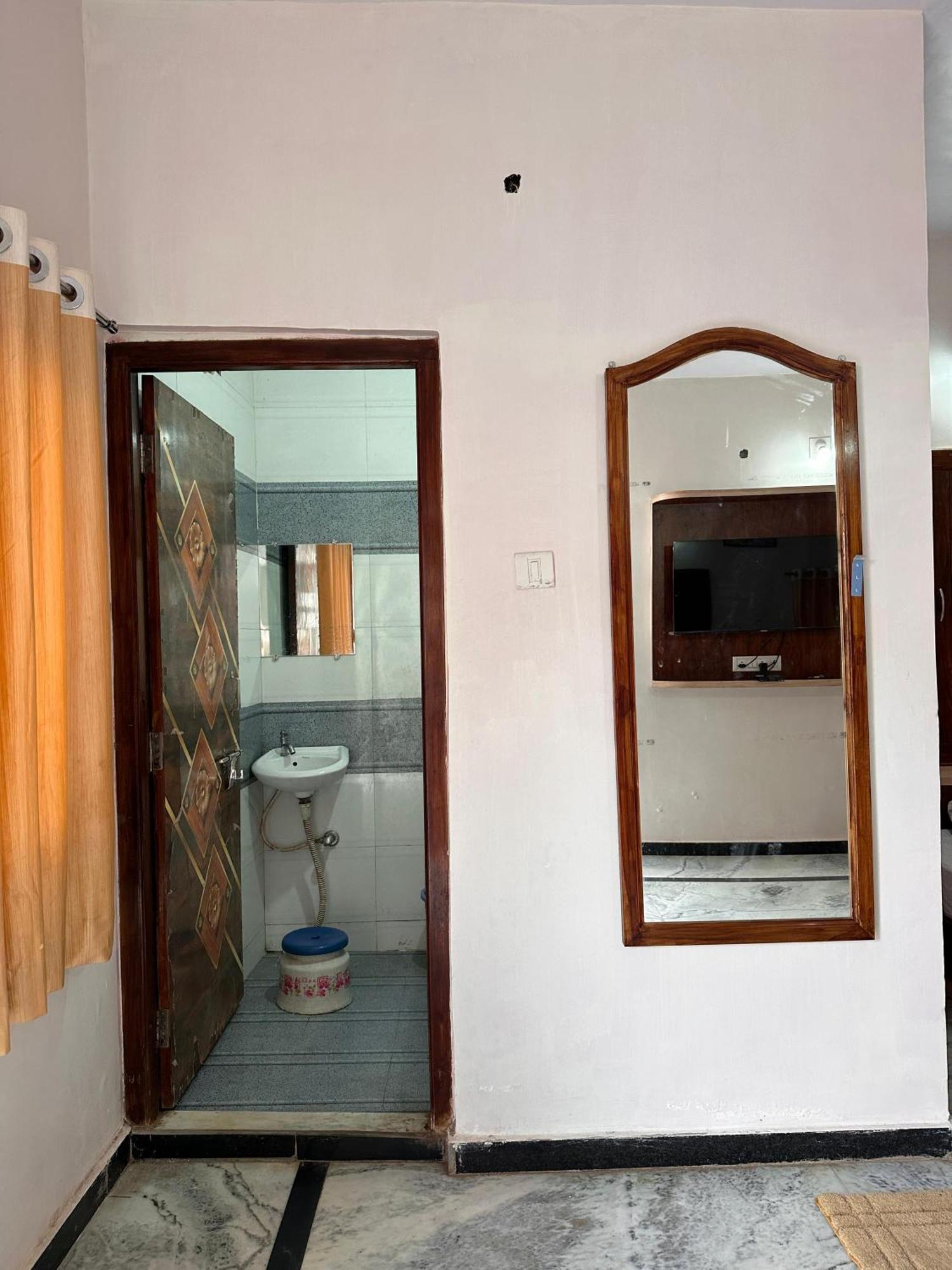 Laxmanji Villas マウント・アブ エクステリア 写真